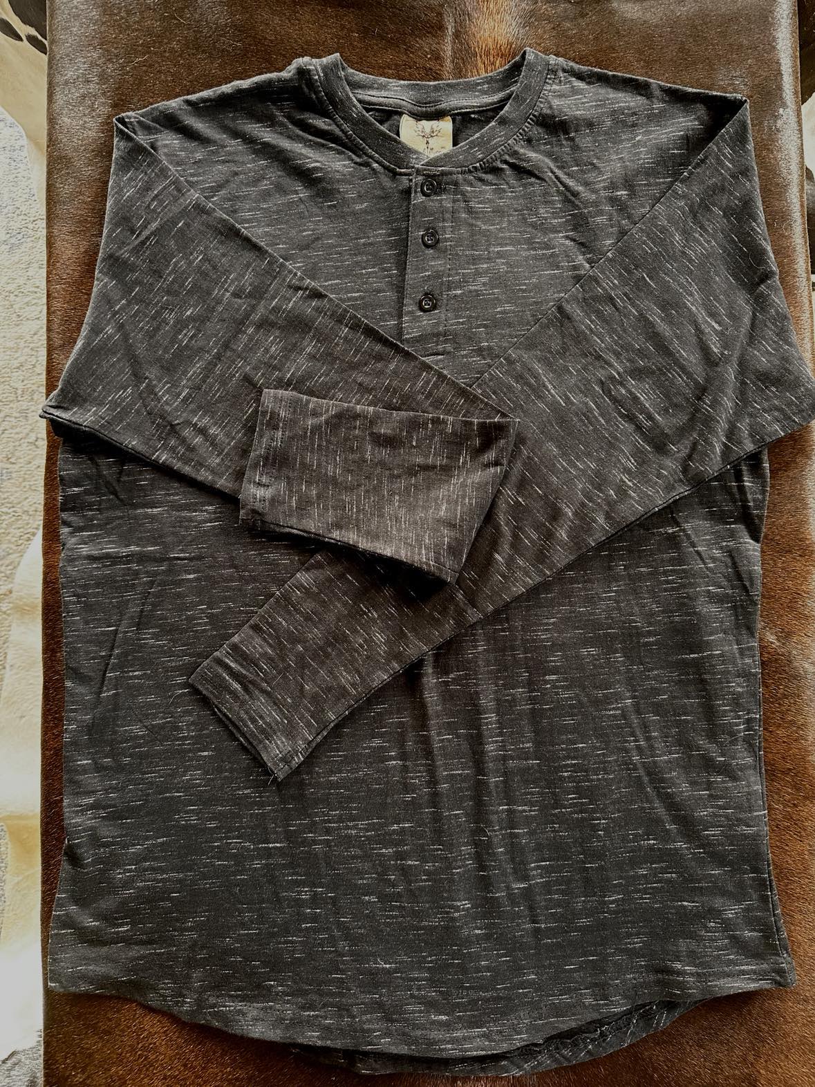 Long-sleeve heathered Henley